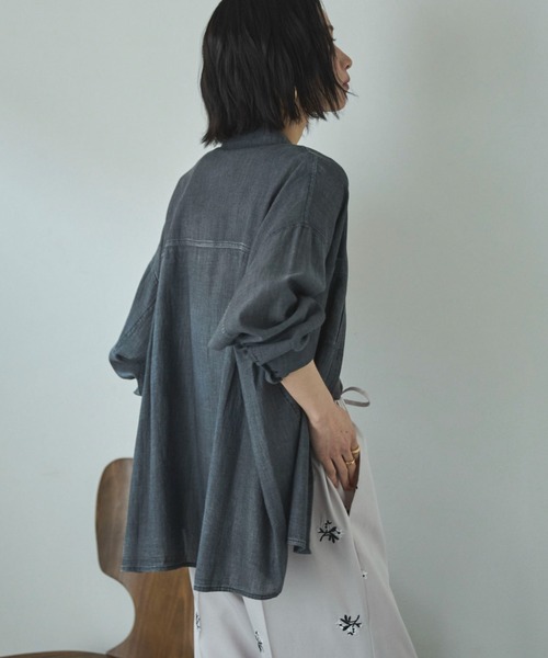 Doux archives（ドゥアルシーヴ）の「２ＷＡＹシアーデニムシャツ（シャツ/ブラウス・レディース・ブルー/チャコールグレー/サックスブルー・FREE）」の17枚目の写真