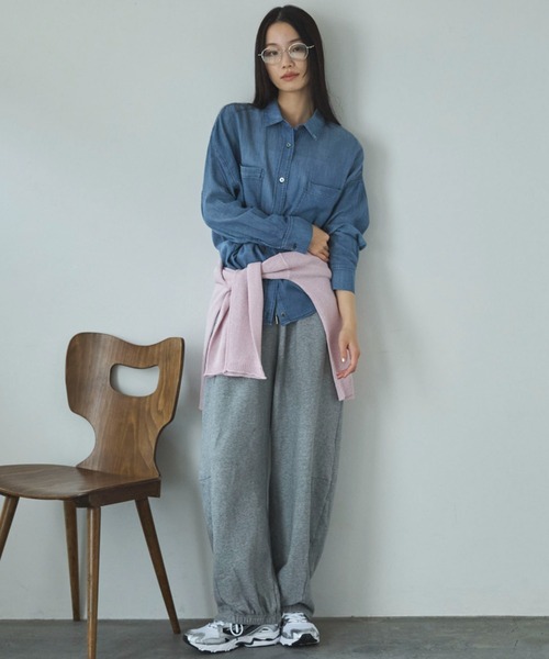 Doux archives（ドゥアルシーヴ）の「２ＷＡＹシアーデニムシャツ（シャツ/ブラウス・レディース・ブルー/チャコールグレー/サックスブルー・FREE）」の18枚目の写真