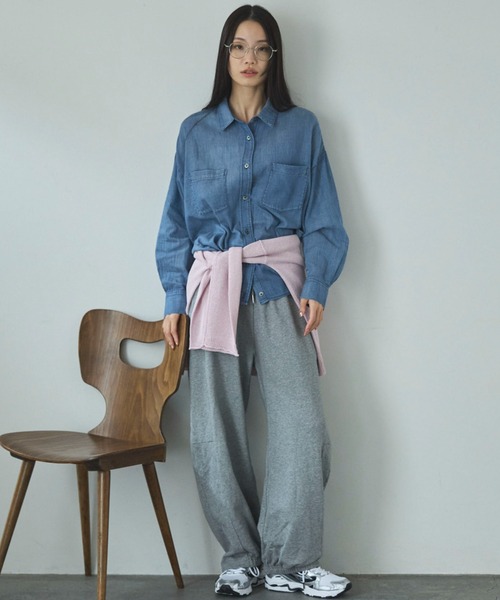 Doux archives（ドゥアルシーヴ）の「２ＷＡＹシアーデニムシャツ（シャツ/ブラウス・レディース・ブルー/チャコールグレー/サックスブルー・FREE）」の21枚目の写真