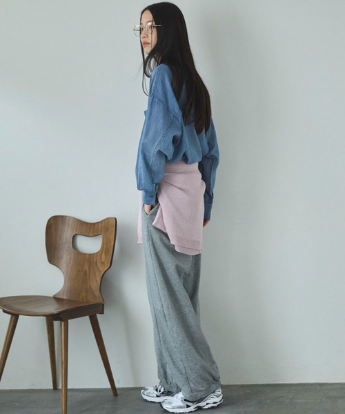 Doux archives（ドゥアルシーヴ）の「２ＷＡＹシアーデニムシャツ（シャツ/ブラウス・レディース・ブルー/チャコールグレー/サックスブルー・FREE）」の22枚目の写真