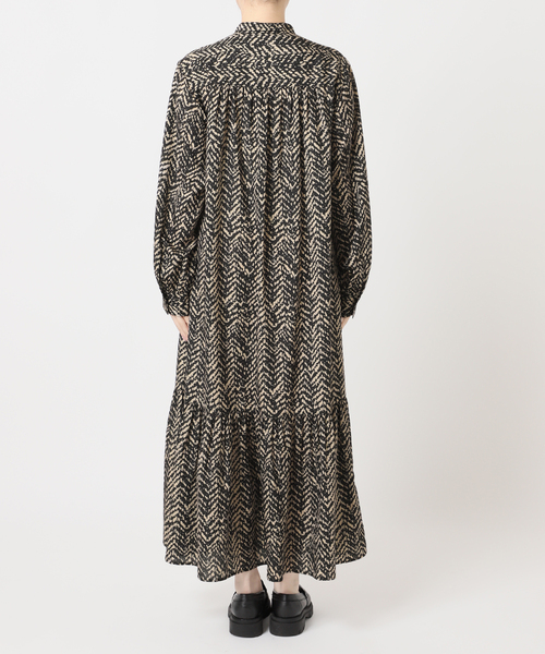 JOURNAL STANDARD（ジャーナルスタンダード）の「《WEB限定追加》ランダムヘリンボーンプリントワンピース（ワンピース・レディース・ブラック・FREE）」の13枚目の写真