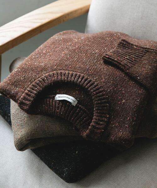 URBAN RESEARCH DOORS（アーバンリサーチドアーズ）の「ウールブレンドネップクルーネックニット（ニット/セーター・メンズ・ベージュ系その他/グレー系その他/ブラウン系その他・LARGE/MEDIUM）」の2枚目の写真