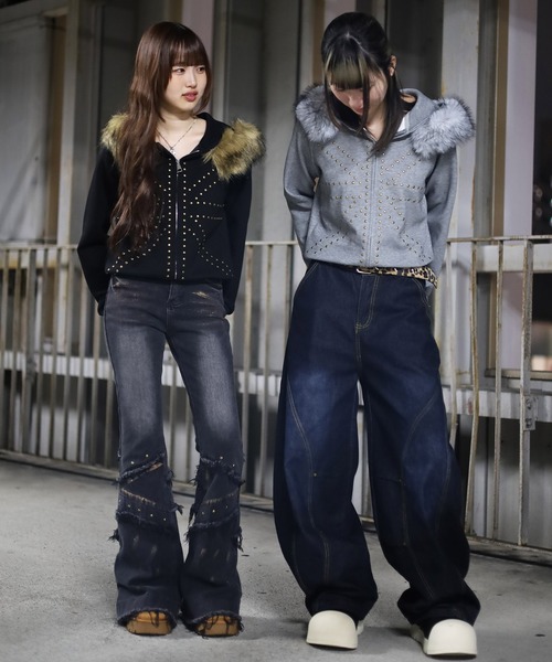 ATMARK(アットマーク)の「《フリーサイズ / UNISEX 》ユニオンジャック スタッズファーパーカー(パーカー・レディース・ブラック/グレー・FREE)」の3枚目の写真