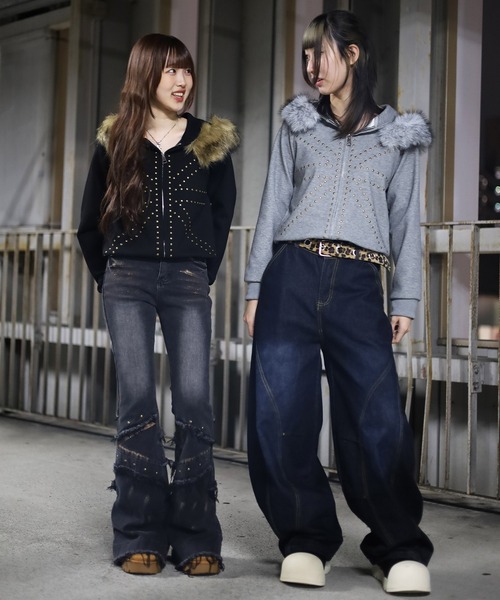 ATMARK(アットマーク)の「《フリーサイズ / UNISEX 》ユニオンジャック スタッズファーパーカー(パーカー・レディース・ブラック/グレー・FREE)」の4枚目の写真