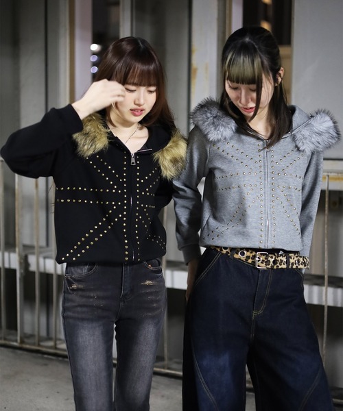 ATMARK(アットマーク)の「《フリーサイズ / UNISEX 》ユニオンジャック スタッズファーパーカー(パーカー・レディース・ブラック/グレー・FREE)」の5枚目の写真