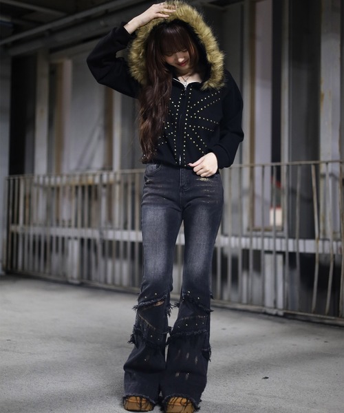 ATMARK(アットマーク)の「《フリーサイズ / UNISEX 》ユニオンジャック スタッズファーパーカー(パーカー・レディース・ブラック/グレー・FREE)」の8枚目の写真