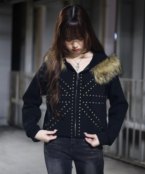 ATMARK(アットマーク)の「《フリーサイズ / UNISEX 》ユニオンジャック スタッズファーパーカー(パーカー・レディース・ブラック/グレー・FREE)」の10枚目の写真