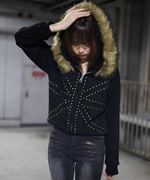 ATMARK(アットマーク)の「《フリーサイズ / UNISEX 》ユニオンジャック スタッズファーパーカー(パーカー・レディース・ブラック/グレー・FREE)」の11枚目の写真
