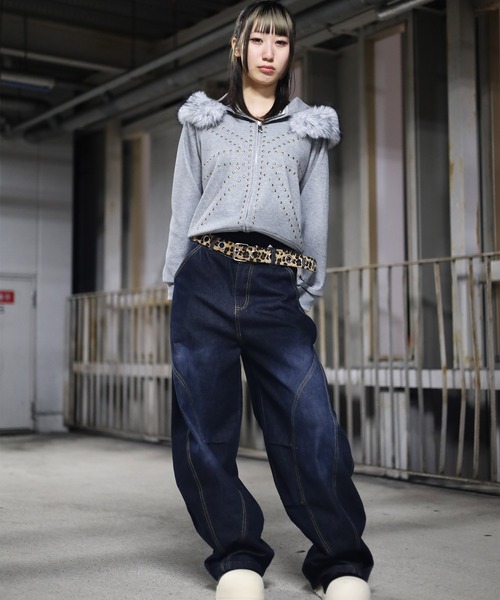 ATMARK(アットマーク)の「《フリーサイズ / UNISEX 》ユニオンジャック スタッズファーパーカー(パーカー・レディース・ブラック/グレー・FREE)」の12枚目の写真