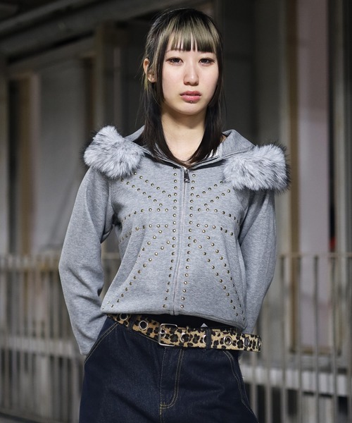 ATMARK(アットマーク)の「《フリーサイズ / UNISEX 》ユニオンジャック スタッズファーパーカー(パーカー・レディース・ブラック/グレー・FREE)」の14枚目の写真