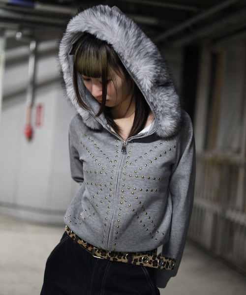 ATMARK(アットマーク)の「《フリーサイズ / UNISEX 》ユニオンジャック スタッズファーパーカー(パーカー・レディース・ブラック/グレー・FREE)」の15枚目の写真