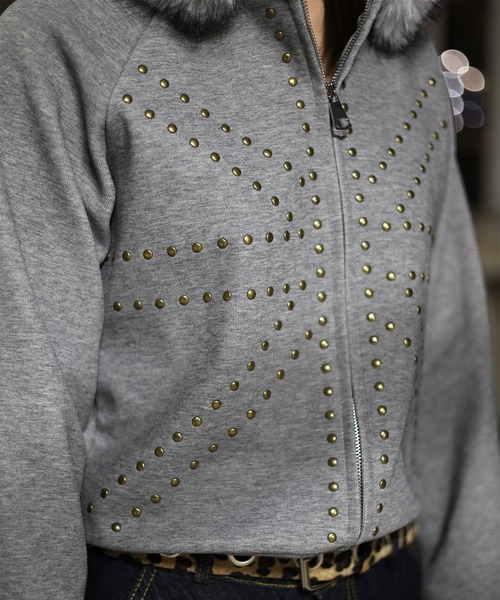 ATMARK(アットマーク)の「《フリーサイズ / UNISEX 》ユニオンジャック スタッズファーパーカー(パーカー・レディース・ブラック/グレー・FREE)」の17枚目の写真