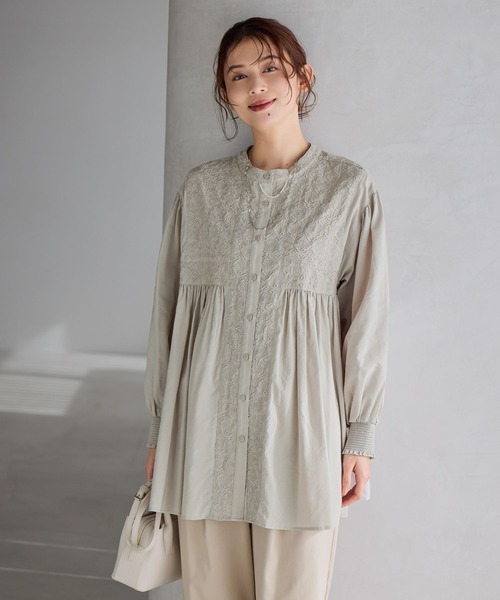 ダブルフロントやわらか刺繍ブラウス《オケージョン2026SS》（シャツ