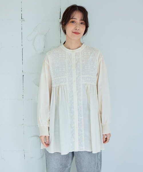 ダブルフロントやわらか刺繍ブラウス《オケージョン2026SS》（シャツ