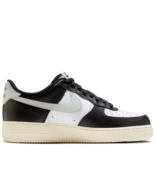 NIKE(ナイキ)の「ナイキ エア フォース 1 '07 シューズ / Nike Air Force 1 '07 Shoes FQ6848-101 White(スニーカー・メンズ・ホワイト・30/29.5/29/28.5/28/27.5/26/25/24.5/24/27/26.5/25.5)」の3枚目の写真