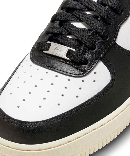 NIKE(ナイキ)の「ナイキ エア フォース 1 '07 シューズ / Nike Air Force 1 '07 Shoes FQ6848-101 White(スニーカー・メンズ・ホワイト・30/29.5/29/28.5/28/27.5/26/25/24.5/24/27/26.5/25.5)」の7枚目の写真