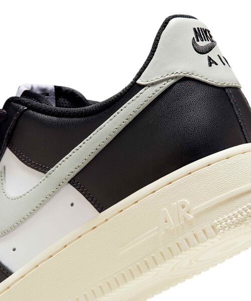 NIKE(ナイキ)の「ナイキ エア フォース 1 '07 シューズ / Nike Air Force 1 '07 Shoes FQ6848-101 White(スニーカー・メンズ・ホワイト・30/29.5/29/28.5/28/27.5/26/25/24.5/24/27/26.5/25.5)」の8枚目の写真