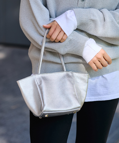 FRAMeWORK（フレームワーク）の「AULENTTI /オウレンティ LONG HANDLE トート（シルバー）（トートバッグ・レディース・シルバー・FREE）」の5枚目の写真