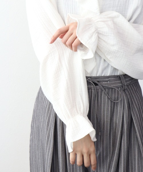 Jines（ジネス）の「ダブルガーゼフリルブラウス（シャツ/ブラウス・レディース・ホワイト/ブラック・38）」の7枚目の写真