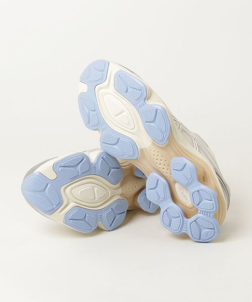 ASICS(アシックス)の「GEL-KINETIC FLUENT / ゲルキネティック フルーエント(スニーカー・メンズ・ホワイト×シルバー・26/27/29/25.5/24/29.5/24.5/25/26.5/23/28/27.5/28.5/23.5)」の6枚目の写真