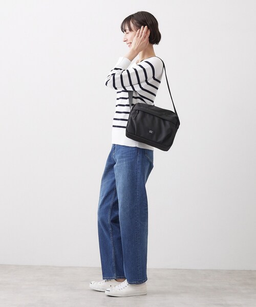 Dessin（デッサン）の「【ユニセックス/軽量】ポリエステルショルダーバッグ（ショルダーバッグ・レディース・ブラック/ライトベージュ/チャコールグレー・00）」の5枚目の写真