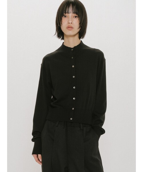 MIDIUMISOLID(ミディウミソリッド)の「MIDIUMISOLID for Ladies ハイネックショートカーディガン(カーディガン/ボレロ・レディース・ブラック/ベージュ/レッド・FREE)」の2枚目の写真
