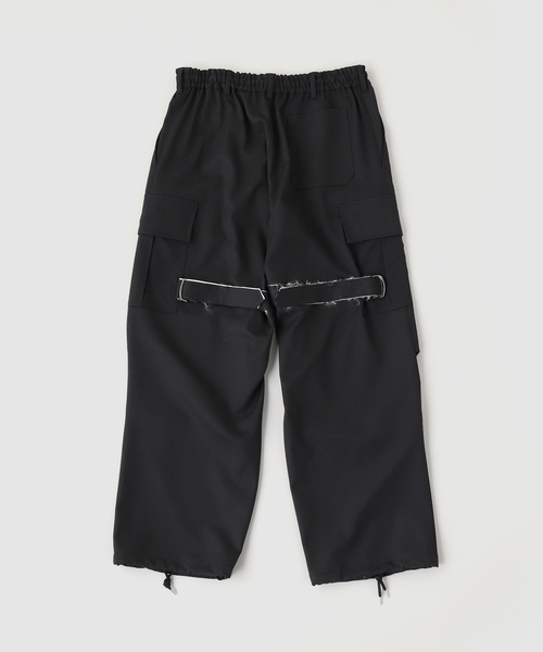 sulvam（サルバム）の「SULVAM / サルバム ギャバジンカーゴボンテージパンツ（カーゴパンツ・メンズ・ブラック・SMALL/MEDIUM）」の2枚目の写真
