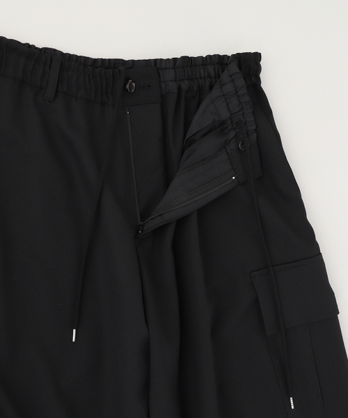 sulvam（サルバム）の「SULVAM / サルバム ギャバジンカーゴボンテージパンツ（カーゴパンツ・メンズ・ブラック・SMALL/MEDIUM）」の8枚目の写真
