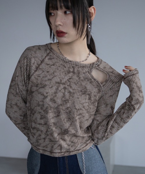 VACANCY（ヴァカンシー）の「ケミカル加工ツイストリブトップス（Tシャツ/カットソー・レディース・ブラック/ブラウン・FREE）」の14枚目の写真