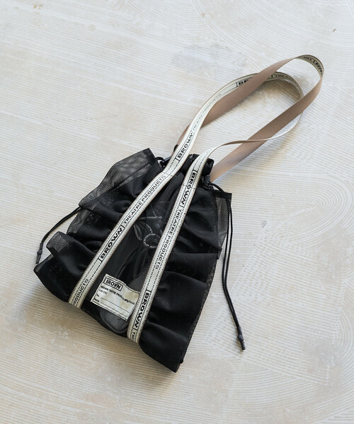 FREAK'S STORE（フリークスストア）の「BROWN THEATRE PRODUCTS × FREAK'S STORE/ブラウン シアタープロダクツ 別注 メッシュフリルシューズバッグ/シアー トートバッグ（トートバッグ・レディース・ナチュラル/グレー/ブルー/ブラック/レッド・ONE SIZE）」の11枚目の写真