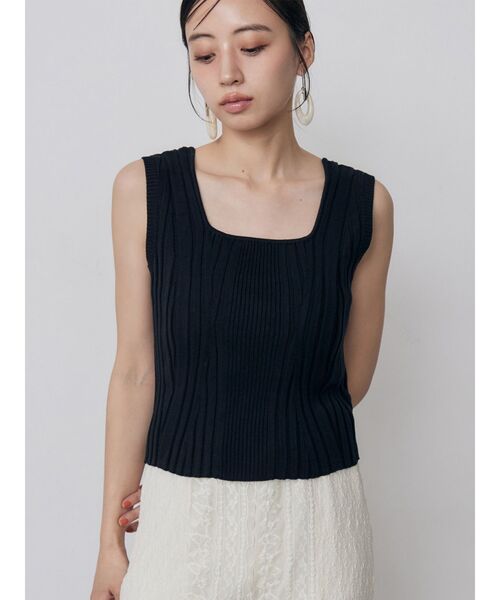 MURUA（ムルーア）の「スクエアキーネックリブニットタンク　夏服（タンクトップ・レディース・ブラック/ホワイト/オレンジ/ブルー・FREE）」の3枚目の写真