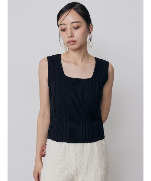 MURUA(ムルーア)の「スクエアキーネックリブニットタンク 夏服(タンクトップ・レディース・ブラック/ホワイト/オレンジ/ブルー・FREE)」の10枚目の写真