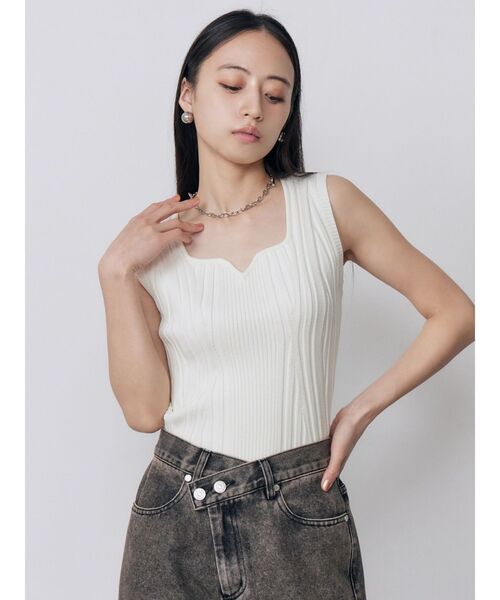 MURUA(ムルーア)の「スクエアキーネックリブニットタンク 夏服(タンクトップ・レディース・ブラック/ホワイト/オレンジ/ブルー・FREE)」の22枚目の写真