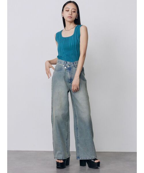 MURUA(ムルーア)の「スクエアキーネックリブニットタンク 夏服(タンクトップ・レディース・ブラック/ホワイト/オレンジ/ブルー・FREE)」の9枚目の写真