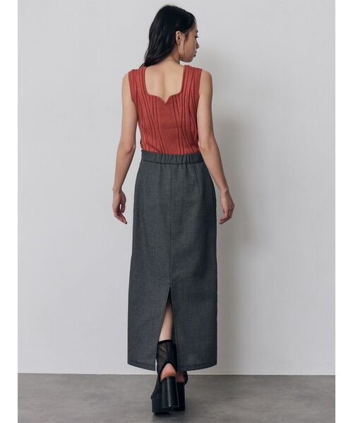 MURUA(ムルーア)の「スクエアキーネックリブニットタンク 夏服(タンクトップ・レディース・ブラック/ホワイト/オレンジ/ブルー・FREE)」の19枚目の写真