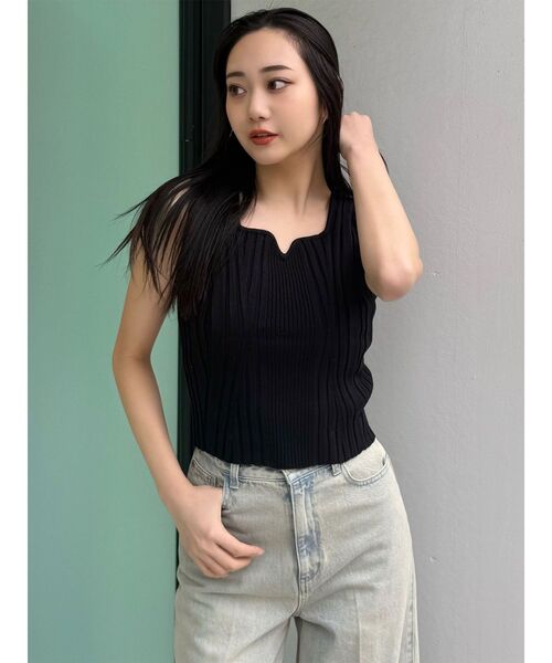 MURUA（ムルーア）の「スクエアキーネックリブニットタンク　夏服（タンクトップ・レディース・ブラック/ホワイト/オレンジ/ブルー・FREE）」の5枚目の写真