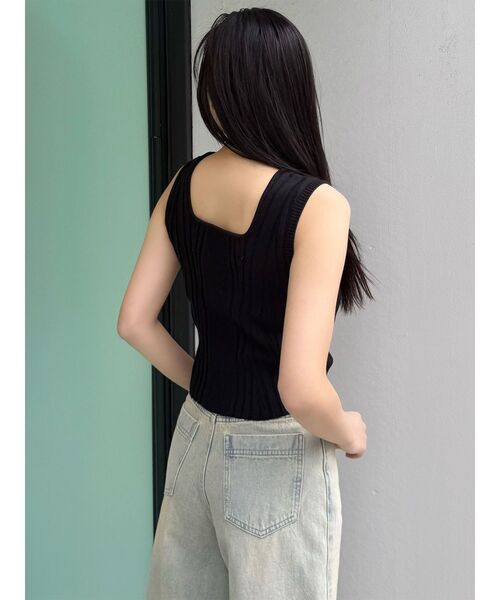 MURUA（ムルーア）の「スクエアキーネックリブニットタンク　夏服（タンクトップ・レディース・ブラック/ホワイト/オレンジ/ブルー・FREE）」の7枚目の写真
