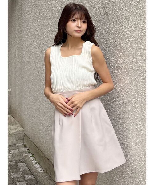 MURUA（ムルーア）の「スクエアキーネックリブニットタンク　夏服（タンクトップ・レディース・ブラック/ホワイト/オレンジ/ブルー・FREE）」の9枚目の写真