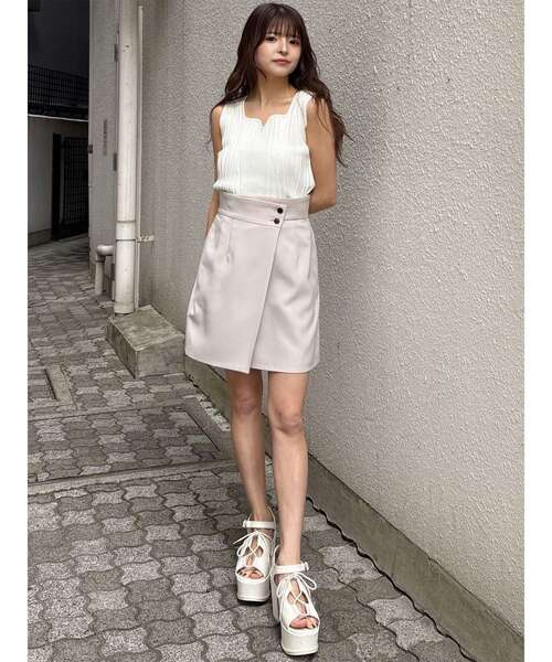 MURUA（ムルーア）の「スクエアキーネックリブニットタンク　夏服（タンクトップ・レディース・ブラック/ホワイト/オレンジ/ブルー・FREE）」の10枚目の写真
