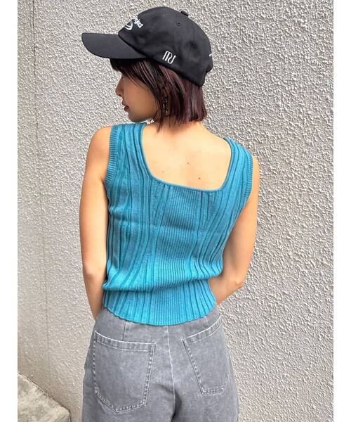 MURUA（ムルーア）の「スクエアキーネックリブニットタンク　夏服（タンクトップ・レディース・ブラック/ホワイト/オレンジ/ブルー・FREE）」の14枚目の写真