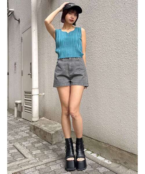 MURUA（ムルーア）の「スクエアキーネックリブニットタンク　夏服（タンクトップ・レディース・ブラック/ホワイト/オレンジ/ブルー・FREE）」の17枚目の写真