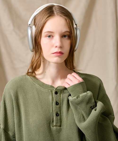 WETTEMPT（ウィテンプト）の「HENRY NECK PIGMENT WAFFLE LONG TEE / ヘンリーネックピグメントワッフルロンT（Tシャツ/カットソー・メンズ・グレー/チャコールグレー/ブラック/カーキ・SMALL/MEDIUM/LARGE）」の17枚目の写真