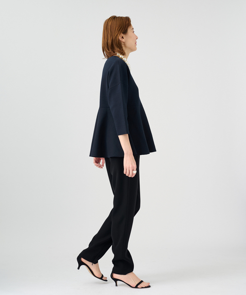 VERMEIL par iena（ヴェルメイユパーイエナ）の「ペプラムダンボールプルオーバー（ニット/セーター・レディース・ネイビー/ブラック・FREE）」の6枚目の写真