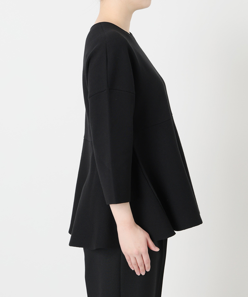 VERMEIL par iena（ヴェルメイユパーイエナ）の「ペプラムダンボールプルオーバー（ニット/セーター・レディース・ネイビー/ブラック・FREE）」の14枚目の写真