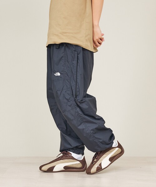 THE NORTH FACE（ザノースフェイス）の「【THE NORTH FACE / ザ・ノース・フェイス】WIND PANTS / NB32650 / チムニー / ウインドパンツ / ユニセックス（その他パンツ・メンズ・グレー/ブラック・XL/L/M）」の5枚目の写真