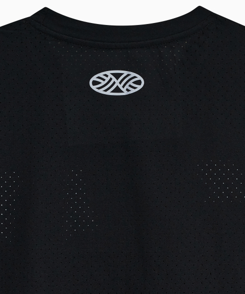 MENASOO(ミナス)の「VENODE Three Track Logo Active Tshirts_Black (Basic Fit)(Tシャツ/カットソー・レディース・ブラック・1/2)」の12枚目の写真