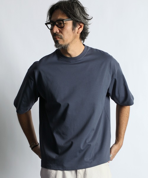 The DUFFER of ST.GEORGE（ザダファーオブセントジョージ）の「COOLMAX 2LAYERS RELAX FIT TEE：2層構造 吸水速乾クールマックス リラックス Tシャツ（Tシャツ/カットソー・メンズ・ブラック/ブルーグレー/ホワイト/ブラウン/ライトグレー・MEDIUM/SMALL/X-LARGE/LARGE）」の4枚目の写真