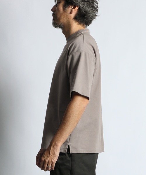 The DUFFER of ST.GEORGE（ザダファーオブセントジョージ）の「COOLMAX 2LAYERS RELAX FIT TEE：2層構造 吸水速乾クールマックス リラックス Tシャツ（Tシャツ/カットソー・メンズ・ブラック/ブルーグレー/ホワイト/ブラウン/ライトグレー・MEDIUM/SMALL/X-LARGE/LARGE）」の16枚目の写真