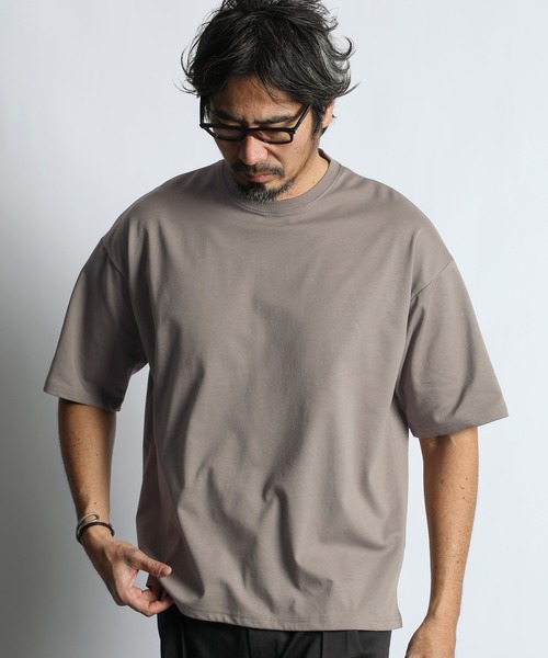 The DUFFER of ST.GEORGE（ザダファーオブセントジョージ）の「COOLMAX 2LAYERS RELAX FIT TEE：2層構造 吸水速乾クールマックス リラックス Tシャツ（Tシャツ/カットソー・メンズ・ブラック/ブルーグレー/ホワイト/ブラウン/ライトグレー・MEDIUM/SMALL/X-LARGE/LARGE）」の10枚目の写真