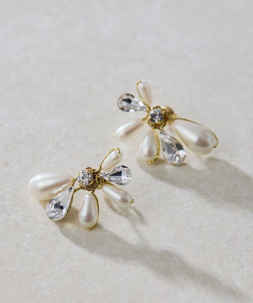 ear PAPILLONNER(イアパピヨネ)の「花びら雫パールピアス(ピアス(両耳用)・レディース・シルバー/ゴールド・FREE)」の10枚目の写真